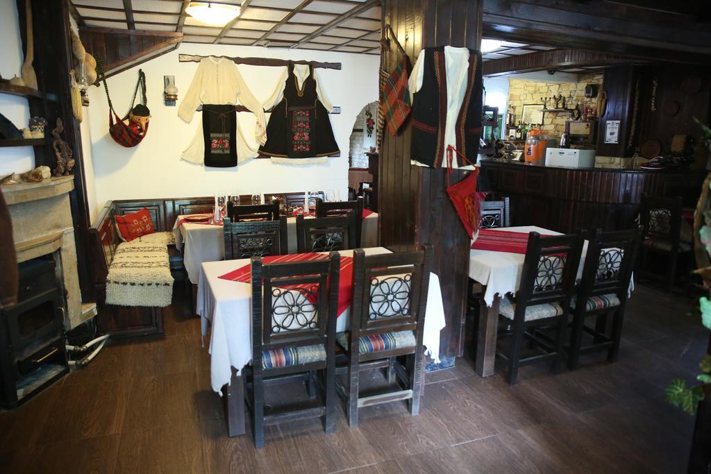 Oazis Family Hotel โลเวช ภายนอก รูปภาพ