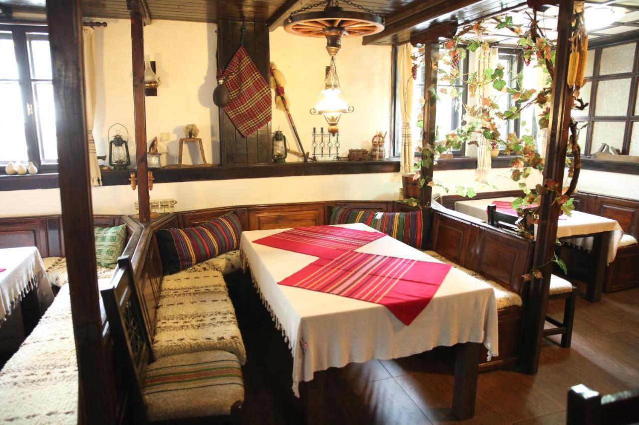 Oazis Family Hotel โลเวช ภายนอก รูปภาพ