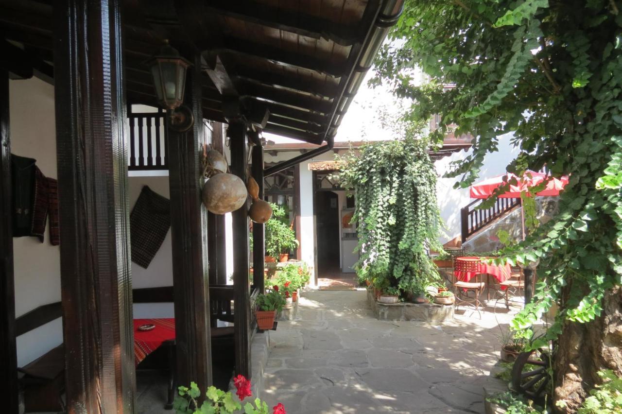 Oazis Family Hotel โลเวช ภายนอก รูปภาพ