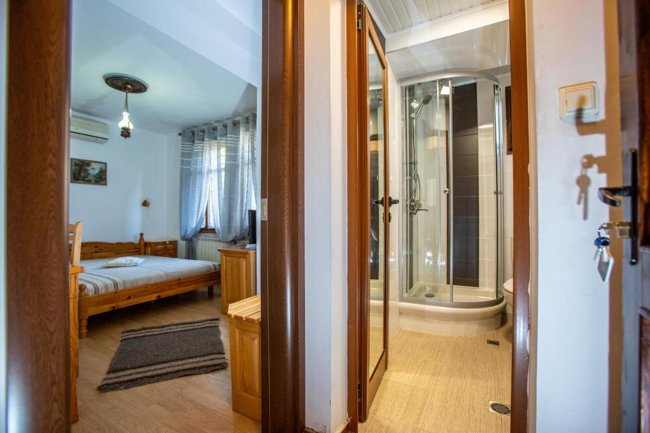 Oazis Family Hotel โลเวช ภายนอก รูปภาพ