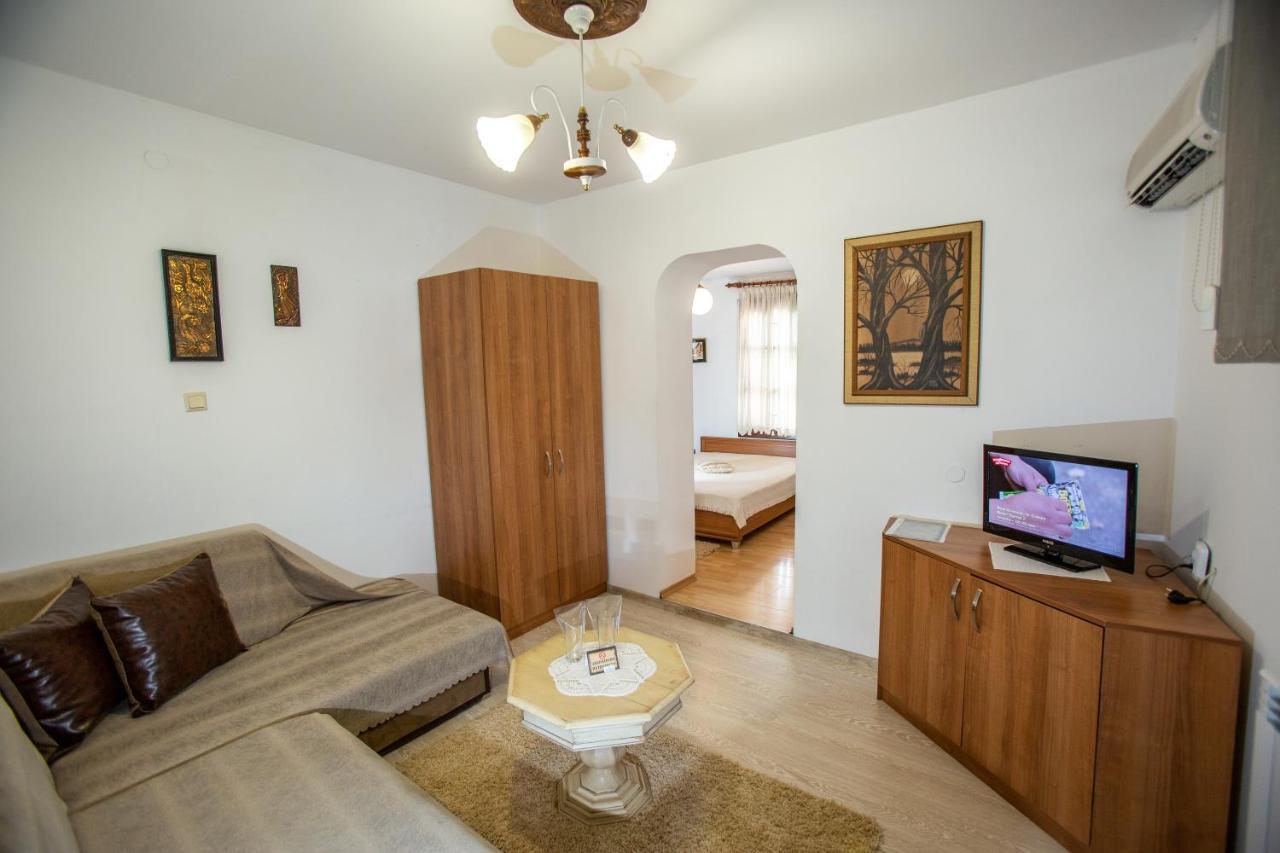 Oazis Family Hotel โลเวช ภายนอก รูปภาพ