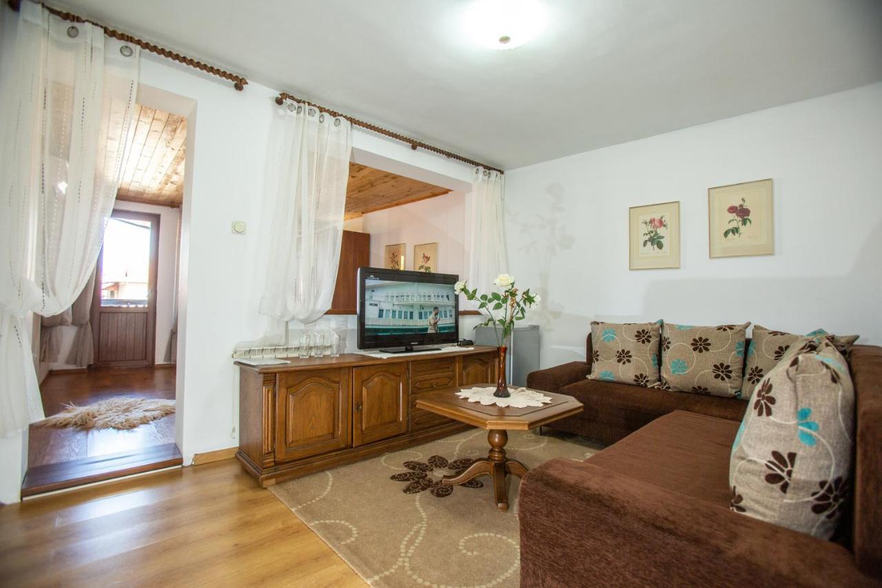 Oazis Family Hotel โลเวช ภายนอก รูปภาพ